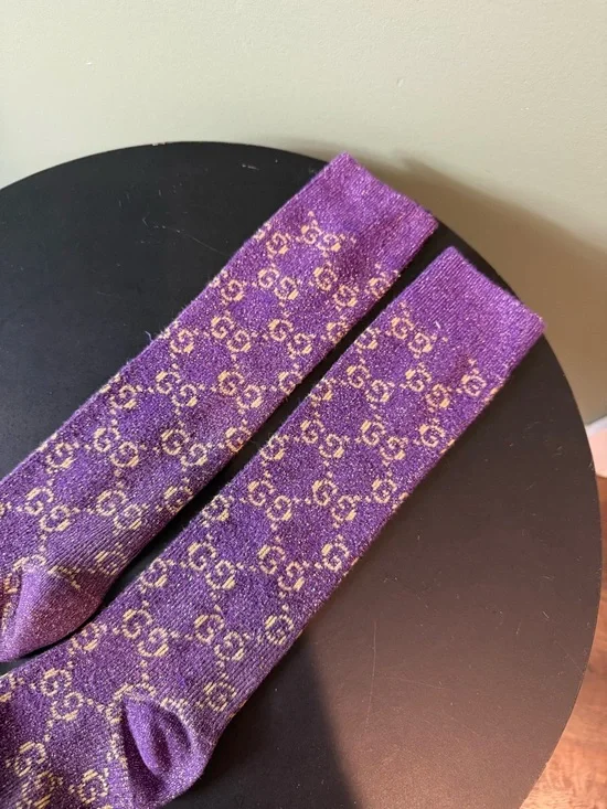 Gucci Purple GG Monogram Knee-High Socks - Picture 4 of 7
